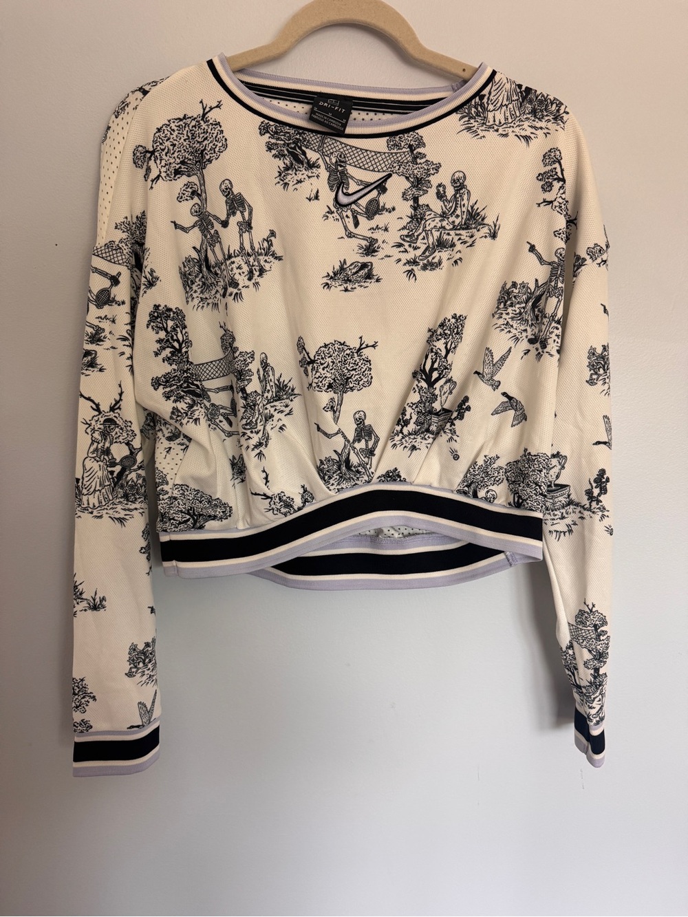 Nike drift tennis spooky crop Medium